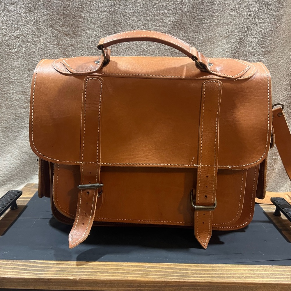 Classic Tan Leather Men's Bag